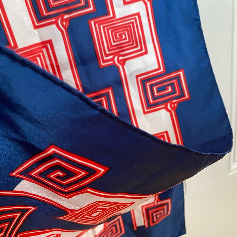 Vintage 70s Sillook Long Scarf Red White & Navy Blue Geometric 15" x 46" - Picture 10 of 15